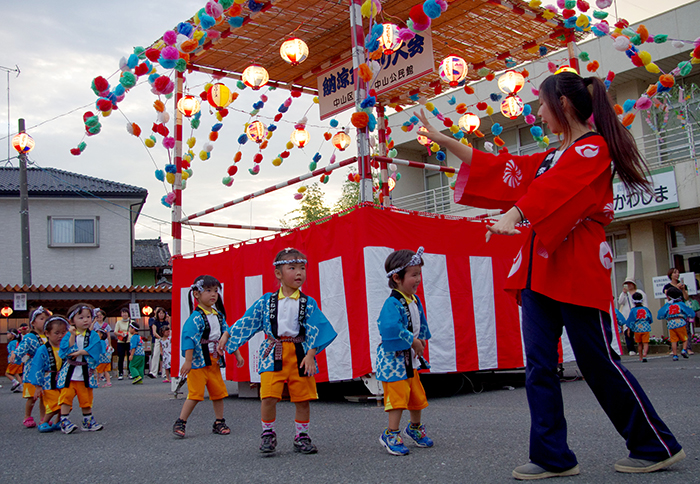 納涼盆踊り大会(中山公民館)