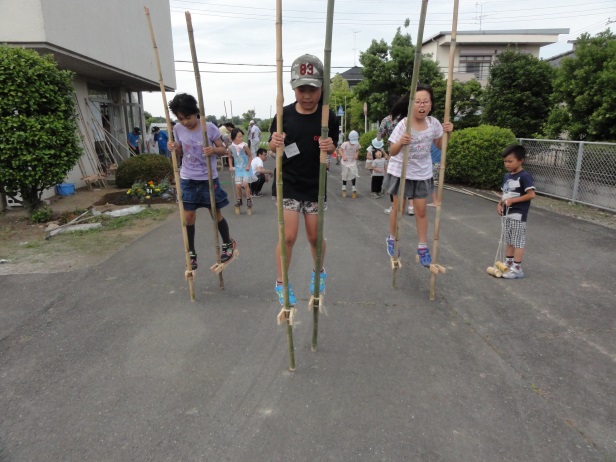 小見野っ子くらぶ「竹馬を作って楽しもう」