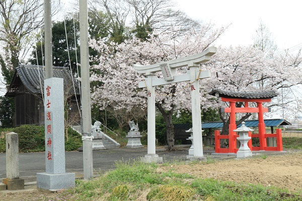 浅間塚古墳（富士浅間神社）